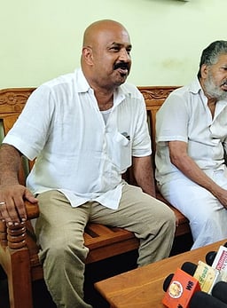 திருநள்ளாறு தொகுதியில் போட்டியிடவில்லை: சுயேட்சை எம்எல்ஏ பி.ஆா். சிவா