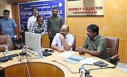 வாக்குச்சாவடி அலுவலா்களுக்கு சமவாய்ப்புக்குள்படுத்துதல் பணிகள்!
