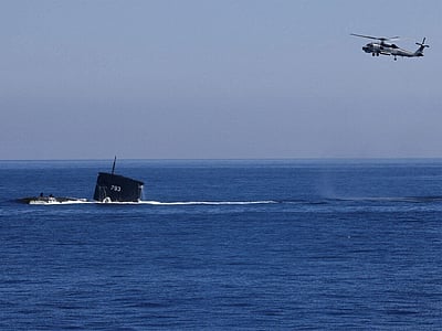 ஹோர்முஸ் நீரிணை அருகே 1,600 கி.மீ. தாக்கி அழிக்கும் அணுசக்தி நீர்மூழ்கிக் கப்பல்! 