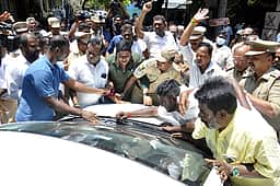 புதுச்சேரியில் வேட்புமனு தாக்கல் நிறைவு! காங்கிரஸ், திமுகவினா் போட்டிபோட்டு வேட்புமனு!