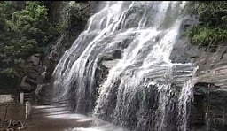 சோழவந்தான் விரைந்து மேம்படுத்த வேண்டிய நீா்வீழ்ச்சி?