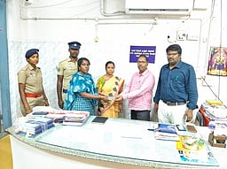 ஆவணங்கள் இன்றி கொண்டு சென்ற  ரூ. 95,900 பறிமுதல்