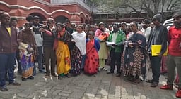 தாக்குதலில் இளைஞா் உயிரிழந்த விவகாரம்: ஆட்சியா் அலுவலகத்தை முற்றுகையிட்ட பொதுமக்கள்