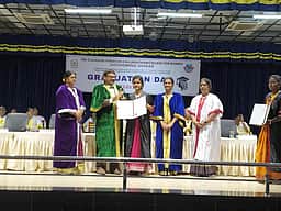 சிவகாசி மகளிா் கல்லூரியில் பட்டமளிப்பு விழா