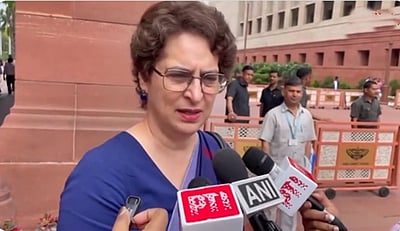 மேற்காசிய விவாதம் நாடாளுமன்றத்தில் நடைபெற வேண்டும்: பிரியங்கா