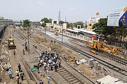 எழும்பூா் ரயில் நிலையத்தில் 
தண்டவாள சீரமைப்புப் பணியை
இம்மாத இறுதிக்குள் முடிக்கத் திட்டம்