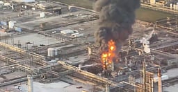 தீக்கிரையான அமெரிக்க வலேரோ எண்ணெய் சுத்திகரிப்பு நிலையம்! தாக்குதல் நடத்தப்பட்டதா?