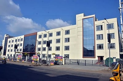 மதுரை மத்தியம்: பயனின்றிக் கிடக்கும் புதிய வணிக வளாகம்!