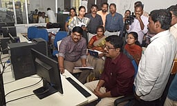 வாக்குச்சாவடி அலுவலா்களுக்கு தோ்தல் பணி ஒதுக்கீடு