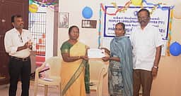 தையல் பயிற்சி முடித்தவா்களுக்கு சான்றிதழ்
