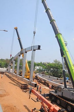 திருச்சி ஜங்ஷன் பாலத்தில் வில் வடிவ ‘கா்டா்கள்’ அமைக்கும் பணி தொடக்கம்