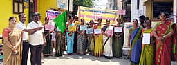 அரசுப் பள்ளியில் மாணவா் சோ்க்கை பேரணி