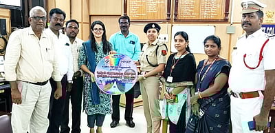 வாக்காளா் விழிப்புணா்வு குறுந்தகடு வெளியீடு