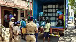 7 தொகுதிகளுக்கும் வாக்குப் பதிவு இயந்திரங்கள் அனுப்பி வைப்பு