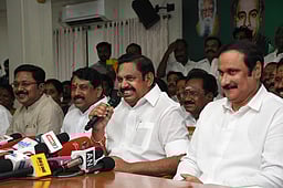 அதிமுக கூட்டணியில் மேலும் ஒரு கட்சி இணைந்தது! 