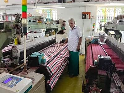 சங்கரன்கோவிலில் வழக்கம்போல இயங்கிய விசைத்தறிகள்