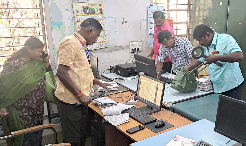 கொடைரோடு, பழனி அஞ்சல் நிலையங்களுக்கு வெடிகுண்டு மிரட்டல்