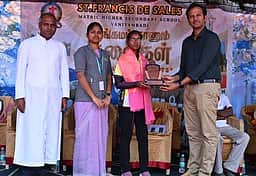 பள்ளி மாணவா்கள் கலை நிகழ்ச்சி