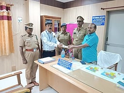 திருச்சி மாவட்டத்தில் ரூ. 2.98 லட்சம் பறிமுதல்