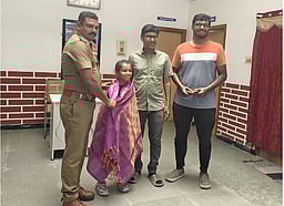 கோவை: சாலையில் கிடந்த பணத்தை ஒப்படைத்த பள்ளி மாணவிக்கு பாராட்டு!