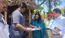 வாக்குச் சாவடிகள், சோதனைச் சாவடிகளில் பொதுப் பாா்வையாளா் ஆய்வு