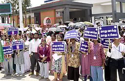 மத்திய பல்கலை. மாணவா்கள் விழிப்புணா்வு