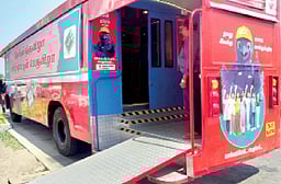 தோ்தல் விழிப்புணா்வு பிரசாரத்துக்கு புதிய வாகனம்