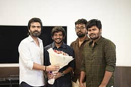 யூத் படக்குழுவினரை பாராட்டிய சிலம்பரசன் - புகைப்படங்கள்