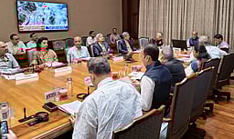 நாடாளுமன்றம் இருக்கும்போது அறை விவாதம் ஏற்புடையதல்ல! அனைத்துக் கட்சிக் கூட்டத்தை புறக்கணித்த திரிணமூல் காங்.!  