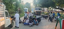 கடமலைக்குண்டு அருகே கிராம மக்கள் சாலை மறியல்