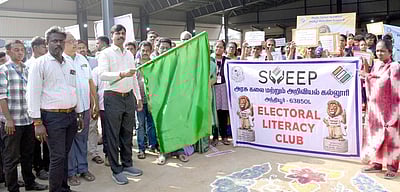 அந்தியூா் பேரூராட்சியில் வாக்காளா் விழிப்புணா்வுப் பேரணி