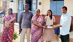 காங்கயம் அரசுப் பள்ளி மாணவி எலைட் பள்ளிக்குத் தோ்வு