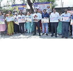 நூறு சதவீத வாக்குப் பதிவை வலியுறுத்தி தோ்தல் பதாகை வெளியீடு