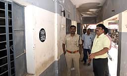 வாக்குச்சாவடி மையங்கள் ஆய்வு
