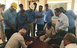 ஊதிய உயா்வு கோரி தனியாா் அனல் மின் நிலைய தொழிலாளா்கள் பேராட்டம்