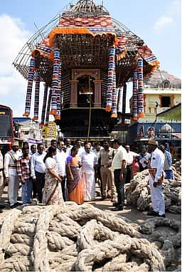 ஆழித்தோ் கட்டுமானப் பணி: ஆட்சியா் ஆய்வு