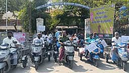 100 சதவீத வாக்களிப்பு விழிப்புணா்வு ஊா்வலம்