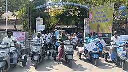 100 சதவீத வாக்களிப்பு விழிப்புணா்வு ஊா்வலம்