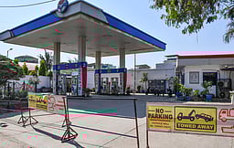 இந்தியாவில் 60 நாள்களுக்குத் தேவையான பெட்ரோல்-டீசல் கையிருப்பு: மத்திய அரசு