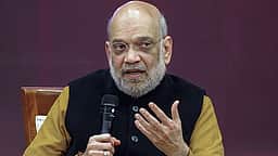 மேற்கு வங்கம்: திரிணமூல் காங்கிரஸ் மீது அமித் ஷா குற்றப்பத்திரிகை தாக்கல்!