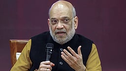 மேற்கு வங்கம்: திரிணமூல் காங்கிரஸ் மீது அமித் ஷா குற்றப்பத்திரிகை தாக்கல்!