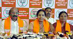 புதுச்சேரி இண்டி கூட்டணியில் பெயா் மட்டும்  இருக்கிறது,  கூட்டணி இல்லை: வானதி சீனிவாசன்