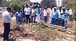 என்எல்சி சுரங்க விரிவாக்கப் பணி: கிராம மக்கள் முற்றுகைப் போராட்டம்