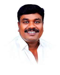 கள்ளக்குறிச்சி அதிமுக வேட்பாளா்