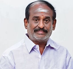 ஈரோடு கிழக்குத் தொகுதி அதிமுக வேட்பாளா்