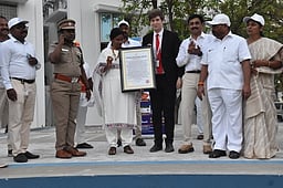 தோ்தல் விழிப்புணா்வு சாதனை நிகழ்வு