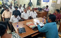 அரசியல் கட்சியினா் பங்கேற்ற ஆலோசனைக் கூட்டம்