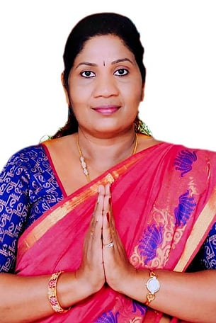 தாராபுரம்  தொகுதி அதிமுக வேட்பாளா் 