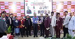 விஐடி வணிகக் கல்லூரி மாணவா்களுக்கு தொழில் வழிகாட்டுதல் ஆலோசனை