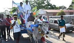 தோ்தல் விழிப்புணா்வு: மாட்டு வண்டிகள் பேரணி